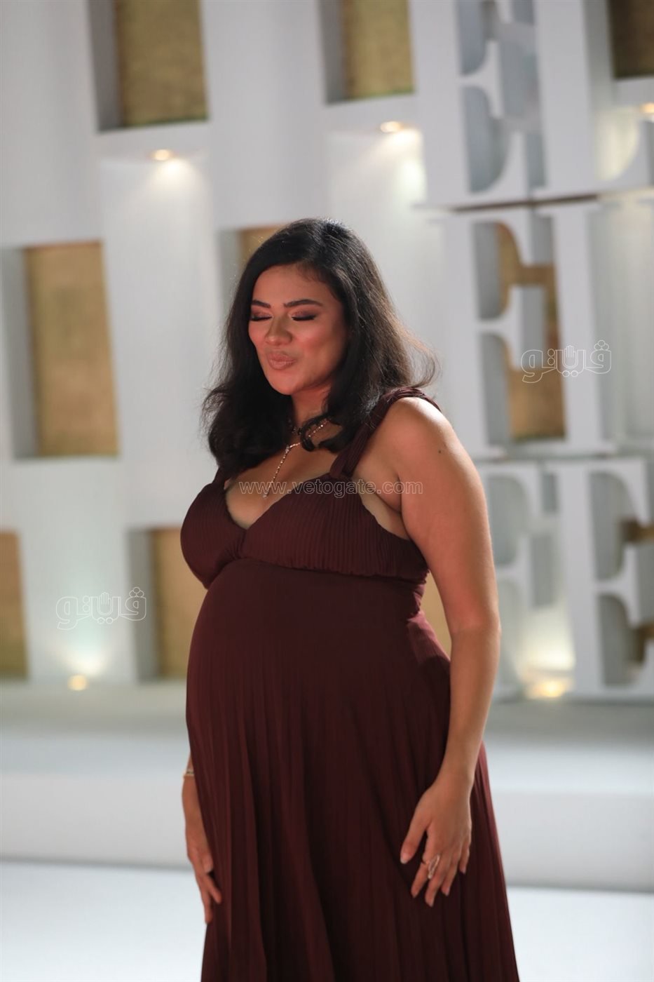 مهرجان الجونة السينمائي بالصور ثراء جبيل أول فنانة حامل على الريد كاربت تتصدر ترند جوجل 4 الفنانة ثراء جبيل بمهرجان الجونة السينمائي