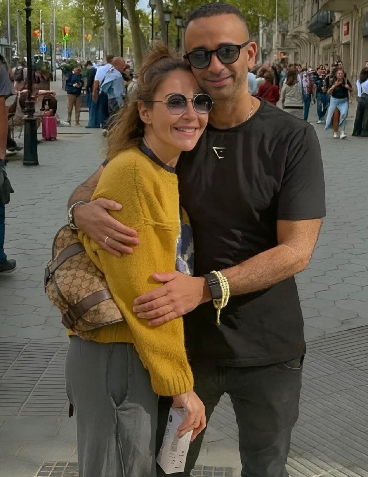 منة شلبي تفاجئ جمهورها بأول صورة مع زوجها المنتج وسط غزل متبادل 3 المنتج الذي خطف قلب منة شلبي