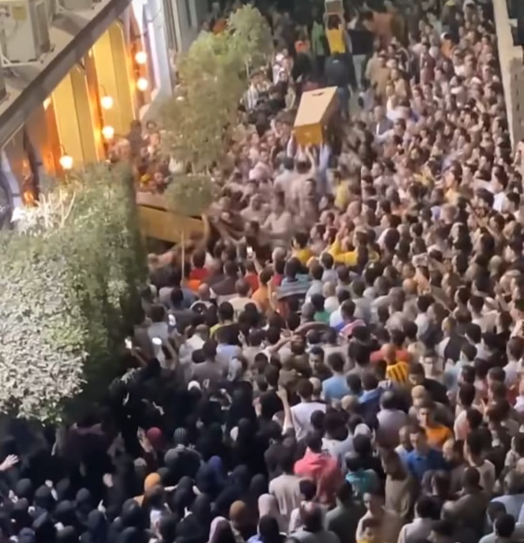والد ضحايا جريمة أطفال الهرم يكشف مفاجأة خلال الجنازة بنتي سليمة لم تتعرض لاعتداء 3 جنازة ضحايا جريمة أطفال الهرم