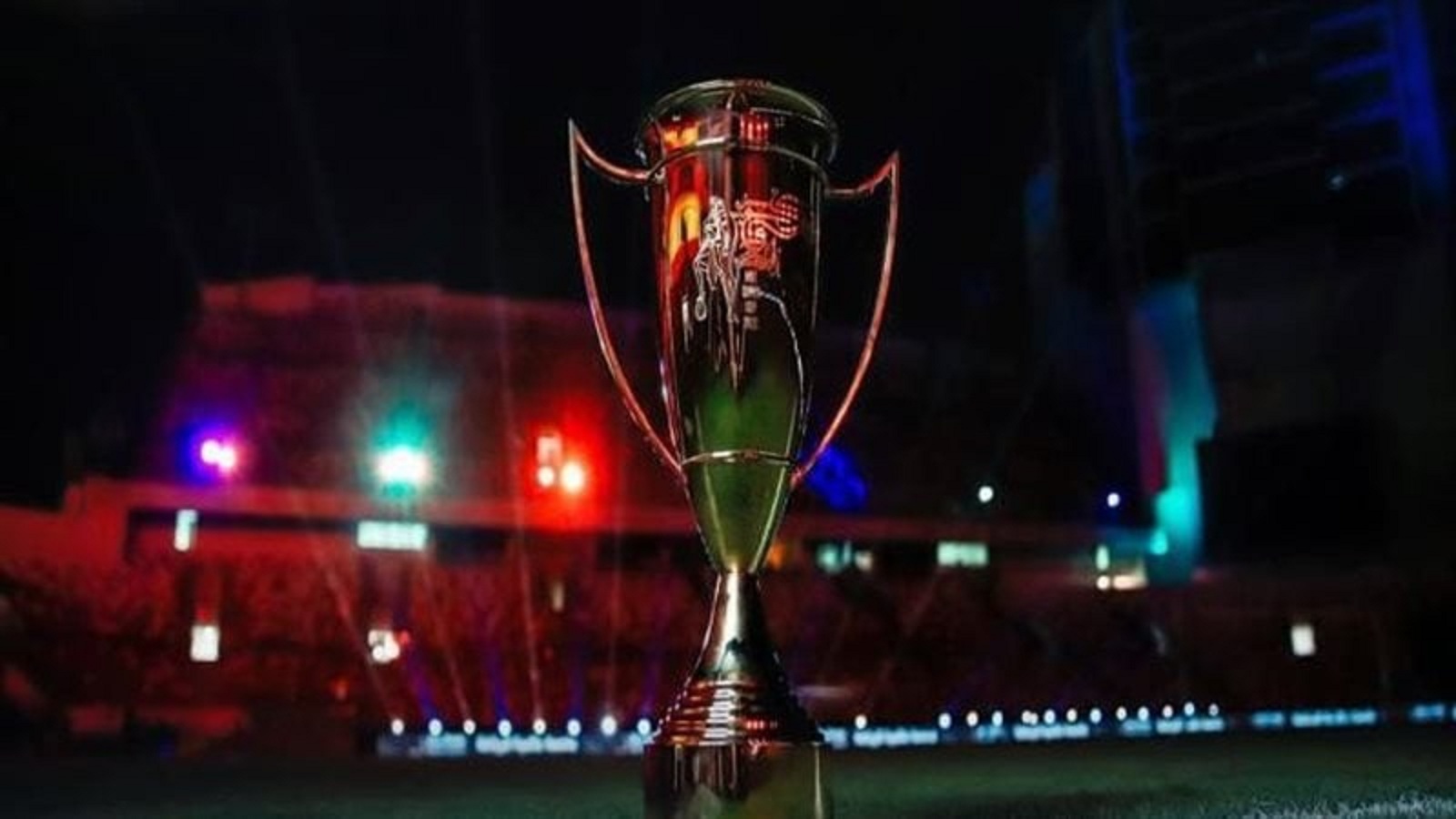 مسئول في الأهلي يتوعد زيزو بعد واقعة السوبر المصري 4 تتويج الأهلي بالسوبر
