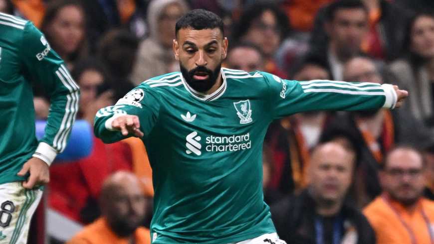 جماهير ليفربول يوجهون سهام الانتقادات لسلوت ورسالة لمحمد صلاح 2 خسارة ليفربول أمام جالطة سراي