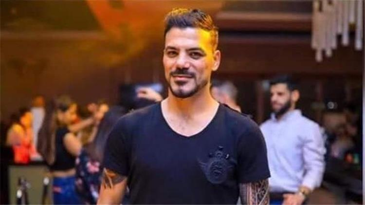 صدمة في مطار القاهرة القبض على نجم الزمالك السابق ومنعه من السفر ومصدر يكشف التفاصيل 2 القبض على عمرو زكي