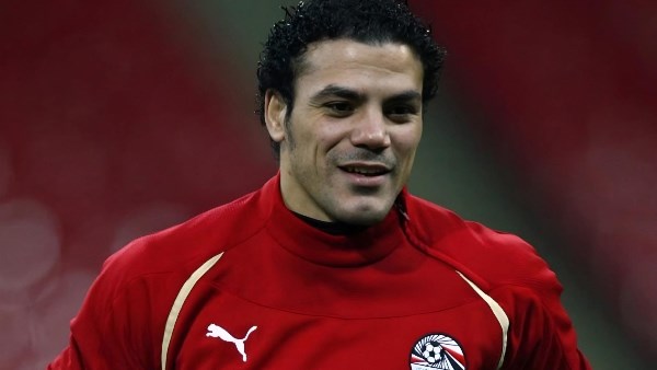 صدمة في مطار القاهرة القبض على نجم الزمالك السابق ومنعه من السفر ومصدر يكشف التفاصيل 3 القبض على عمرو زكي