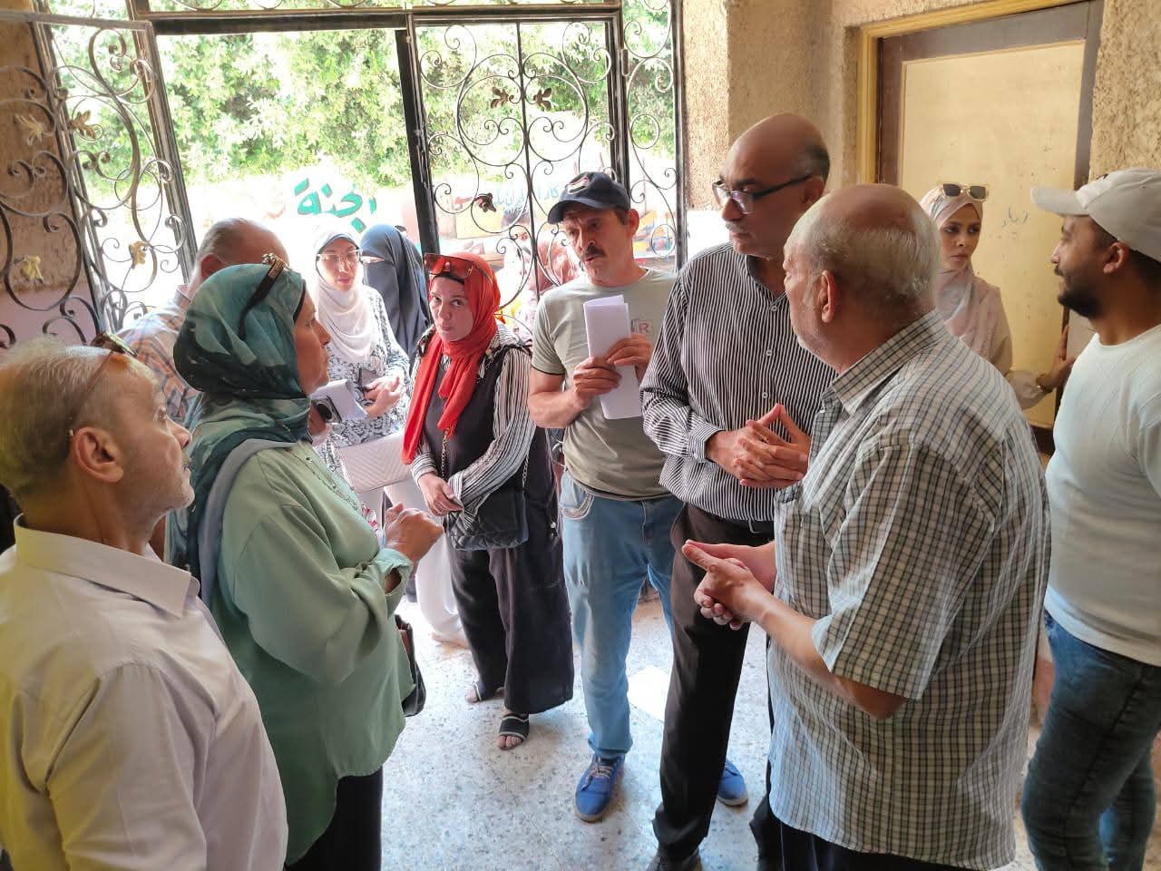 استغاثات عاجلة من 900 ولي أمر بشأن المبنى المهجور التابع لمدرسة الصديق سابقا بمحافظة الجيزة 5 استغاثات عاجلة من 900 ولي أمر 5