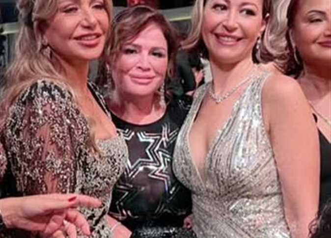 إلهام شاهين تنشر صور افتتاح مهرجان الجونة السينمائي 2025 وتعلق على تكريم منه شلبي 2 افتتاح مهرجان الجونة السينمائي
