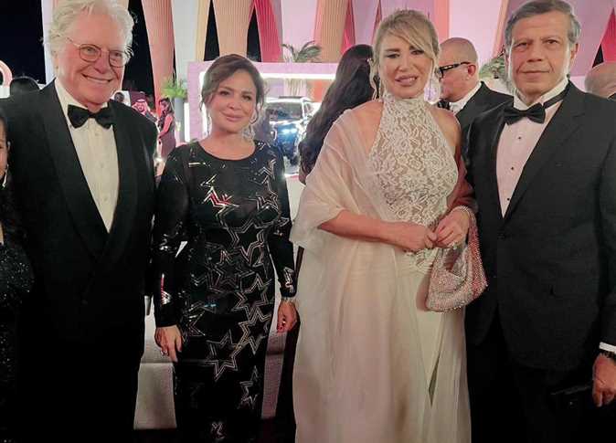مهرجان الجونة 6 فنانين تعرضوا لمواقف محرجة أحدهم كاد يسقط أرضا 4 مهرجان الجونة