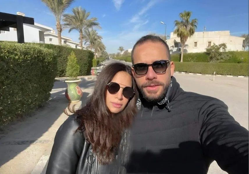 ننشر أول صور للفنانة آمال ماهر وزوجها رجل الأعمال المصري علي محجوب 4 نشاط فني مكثف لـ آمال ماهر