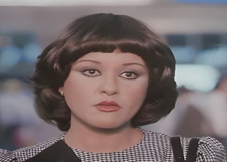 الفنانة معالي زايد قبل أضواء الفن أبدعت في رسم البورتريهات والإخوان حولوا حياتها رأسا على عقب 3 الفنانة معالي زايد
