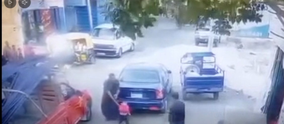 بالفيديو العناية الإلهية تتدخل لإنقاذ طفل من الموت المحقق لحظة تحبس الأنفاس 3 إنقاذ طفل من الموت
