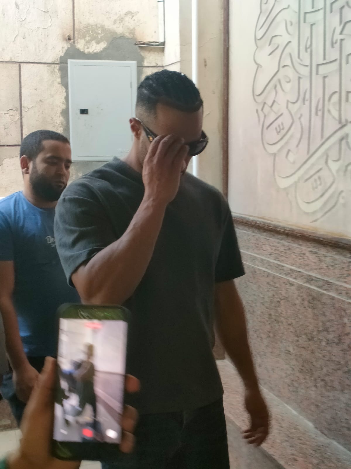 محمد رمضان يساند أحمد سعد بعد الحادث ورد ناري على متابع تمنى له التعرض لحادث 3 محمد رمضان