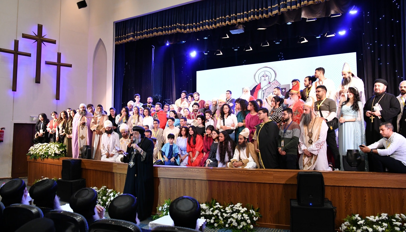 بالصور البابا تواضروس الثاني يشهد احتفالية نيقية إيمان حي بمسرح الأنبا رويس 4 البابا تواضروس الثاني يشهد احتفالية نيقية