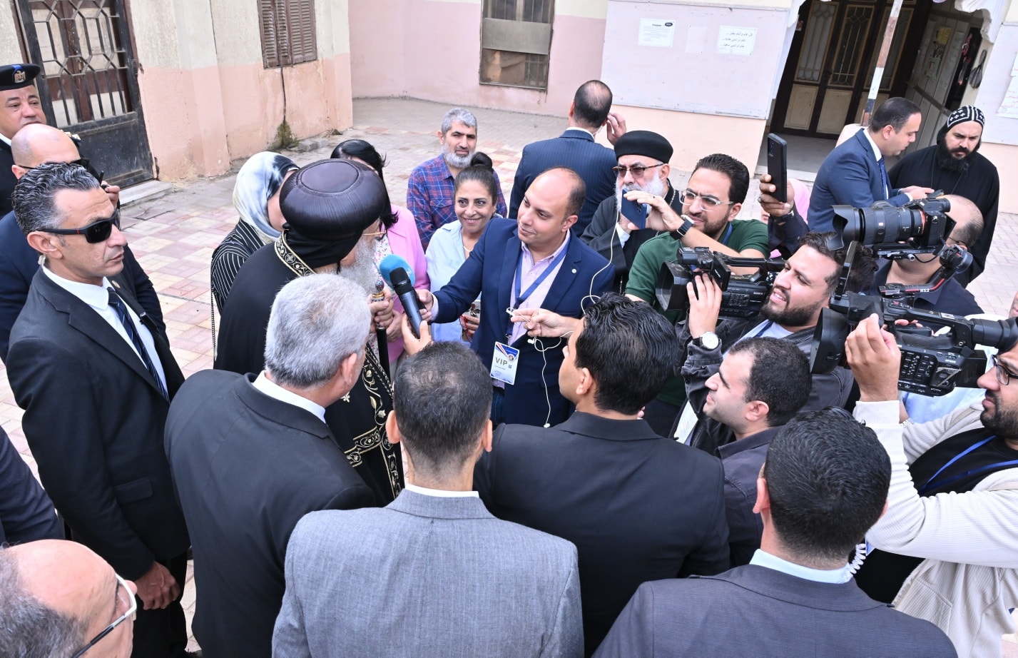 البابا تواضروس الثاني من قلب الانتخابات يكشف مواصفات النائب القادر على خدمة المجتمع 2 البابا تواضروس الثاني من قلب الانتخابات