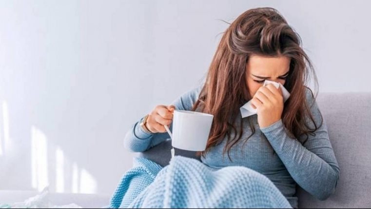 أعراض الانفلونزا الجديدة بعد انتشارها بقوة تعود بشراسة هذا العام 3 أعراض الانفلونزا الجديدة