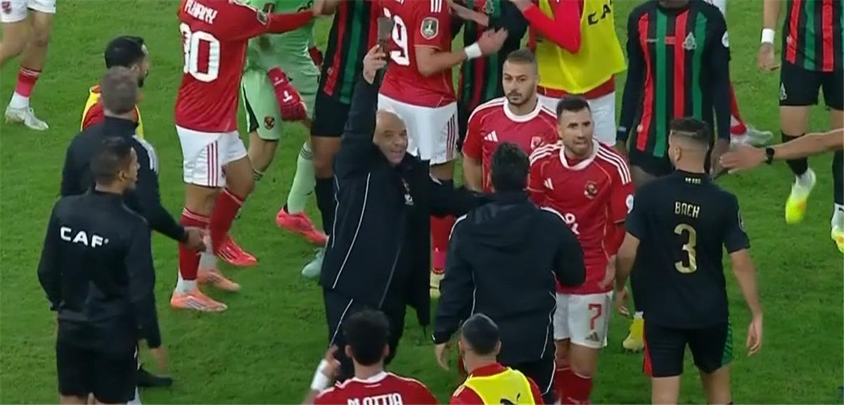 طاهر محمد طاهر يكشف التفاصيل الكاملة لواقعة سكينة المعجون أمام الجيش الملكي 4 موقف طاهر محمد طاهر