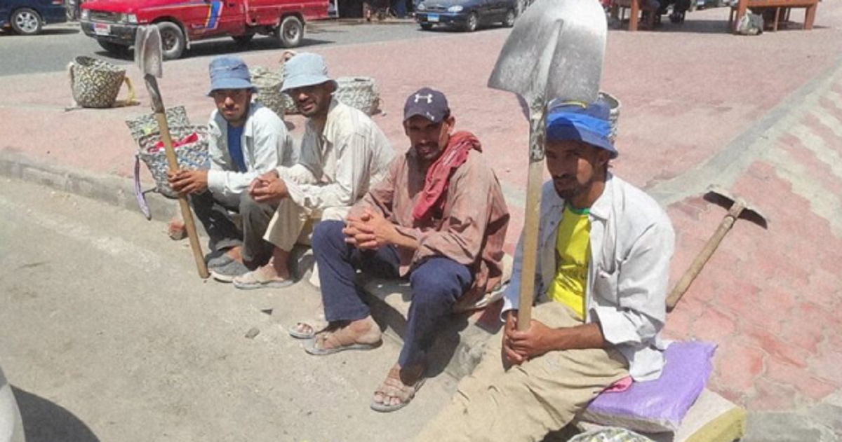 تفاصيل منحة العمالة غير المنتظمة الاستثنائية اعرف طريقة التسجيل 4500 جنيه برقم البطاقة 2 منحة العمالة غير المنتظمة