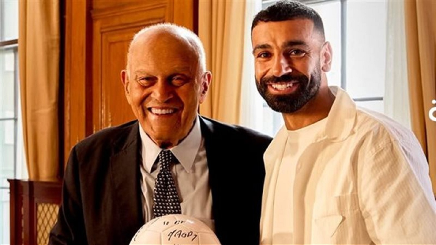 محمد صلاح يكشف أسرار التحول الكبير في حياته دعم الأب وصدمة الاحتراف وخوف الأم 4 محمد صلاح ومجدي يعقوب