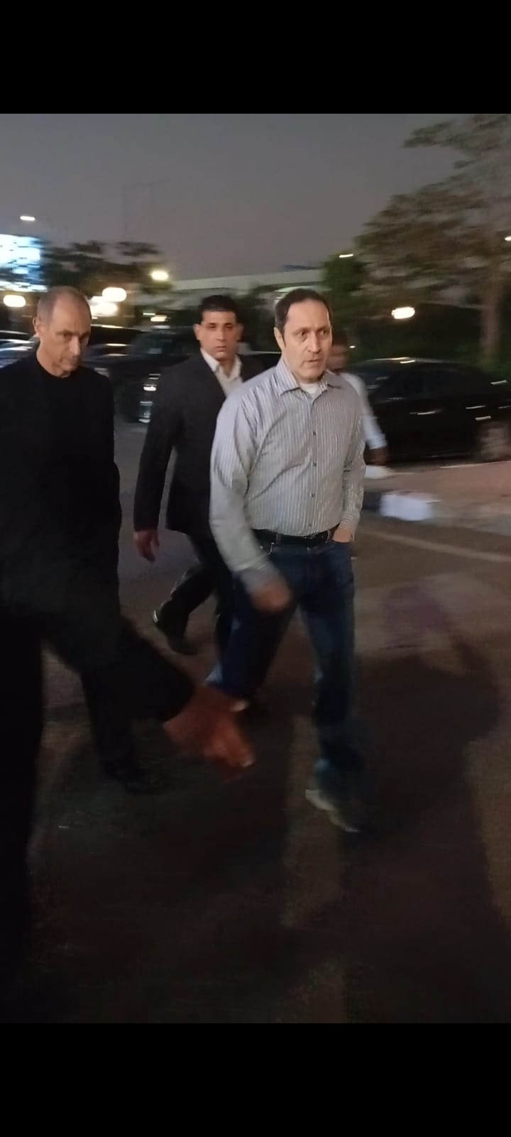 علاء وجمال مبارك يقدمان واجب العزاء في والد الفنان محمد رمضان 2 حضور علاء وجمال مبارك