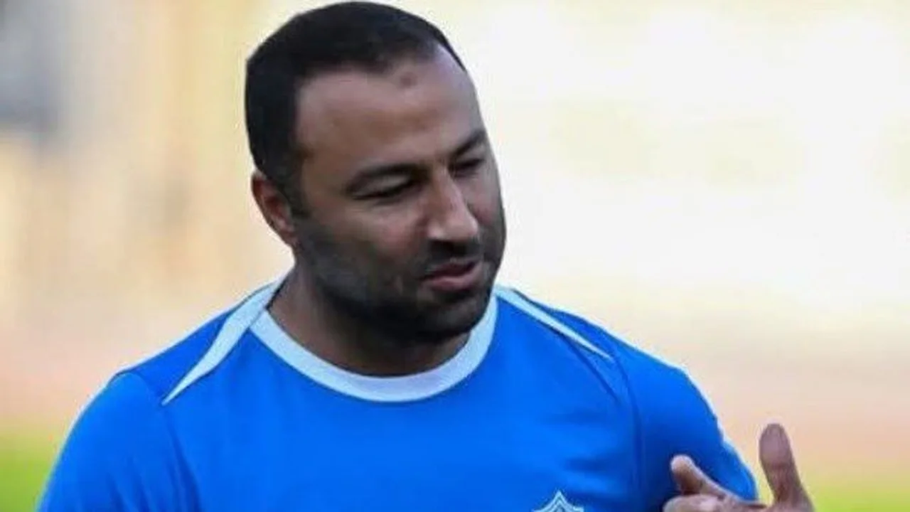 المدير الفني الجديد أحمد عبد الرؤوف يثير الجدل نفسي أحط بوابة على النادي وأقفلها في وش أي حد مشي من نادي الزمالك وهرب 3 أحمد عبد الرؤوف يثير الجدل
