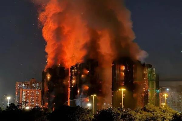 بالصور تفاصيل حريق مجمع سكني بهونج كونج وارتفاع عدد الضحايا 2 حريق مجمع سكني بهونج كونج