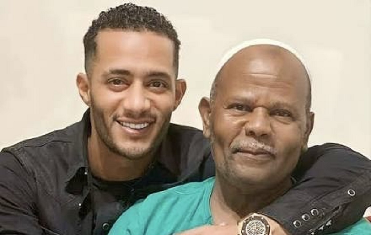 محمد رمضان يساند أحمد سعد بعد الحادث ورد ناري على متابع تمنى له التعرض لحادث 4 محمد رمضان ووالده