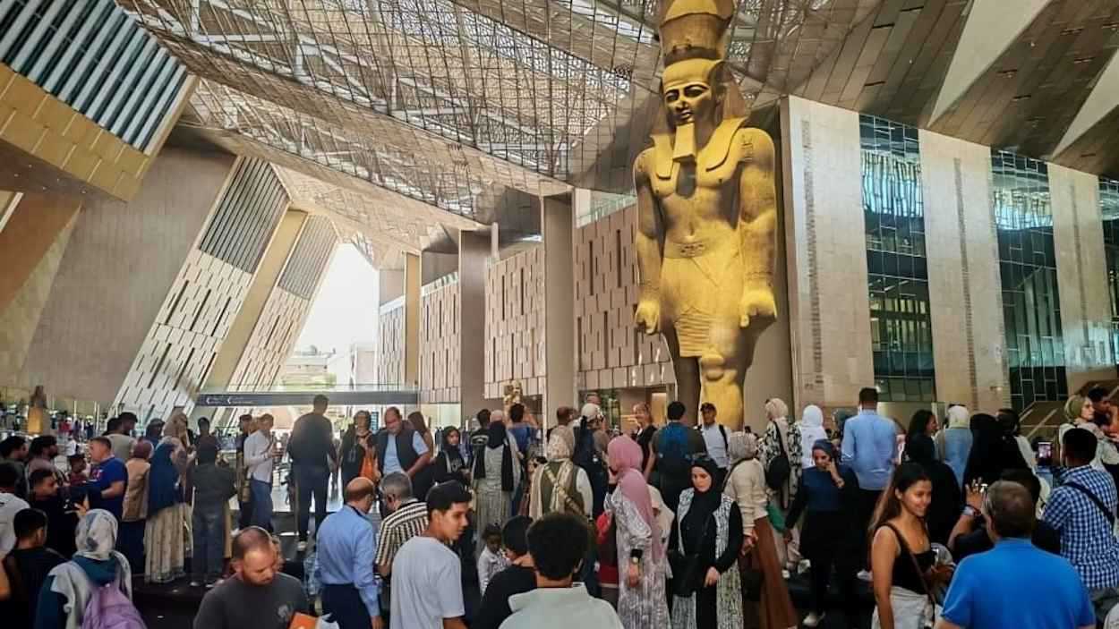 هيئة المتحف المصري الكبير تصدر قرار جديد لتنظيم تجربة الزيارة 4 زيارة المتحف المصري الكبير