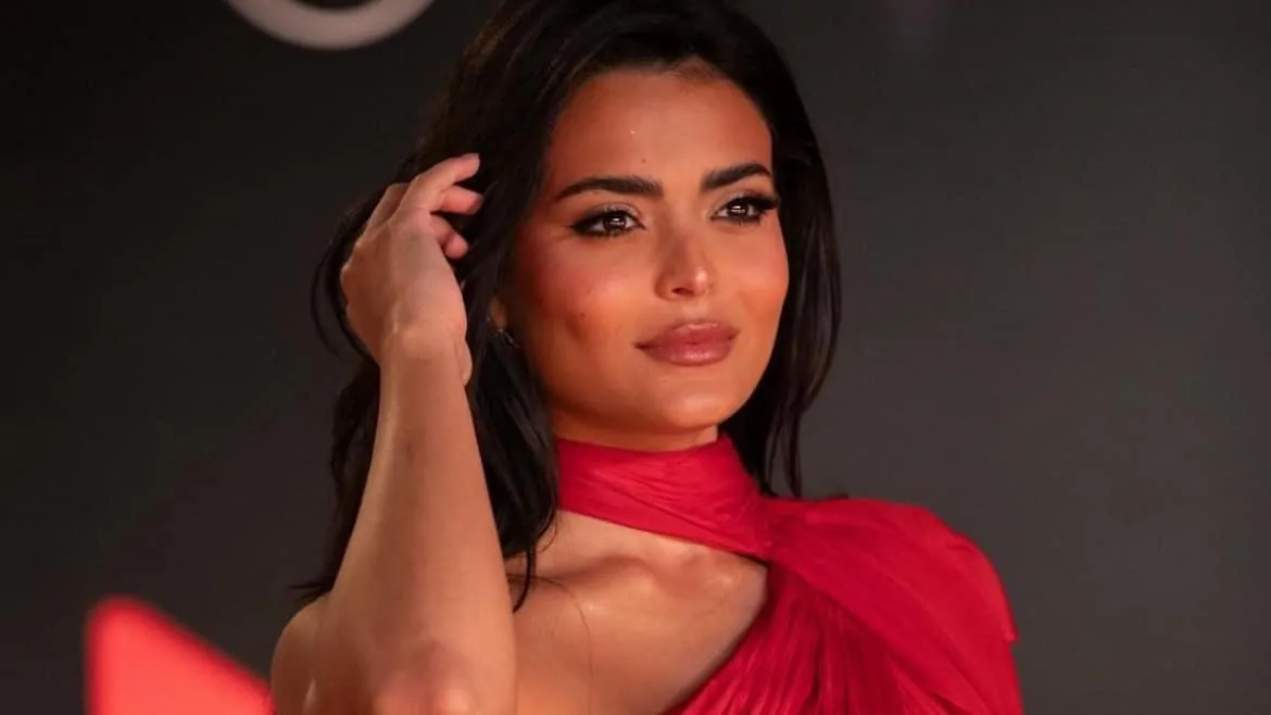 تصريح مثير وغريب من راندا البحيري لأسماء جلال هو ده شئ مقبول دمي محروق 2 الفنانة أسماء جلال