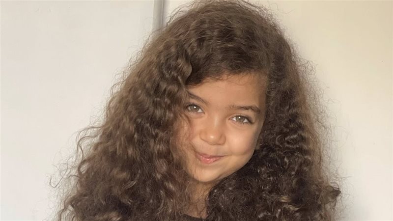 الفنانة إيمان العاصي تعلق على واقعة وفاة الطفلة أسيل في حمام السباحة عقب الاعتداء عليها 4 الطفلة أسيل