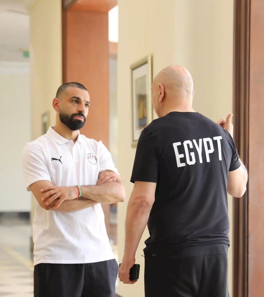 خالد الغندور يثير موجه من الغضب بشأن سبب خروج صلاح من معسكر المنتخب المصري 5 خالد الغندور يثير موجه من الغضب