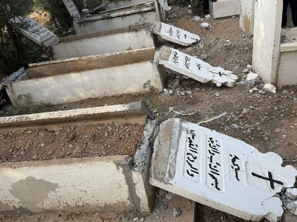 الاعتداء على مقبرة المسيحيين بالعراق البطريركية الكلدانية تدين الواقعة وتطالب بتحقيق وتقديم المجرمين للقضاء 3 الاعتداء على مقبرة المسيحيين بالعراق