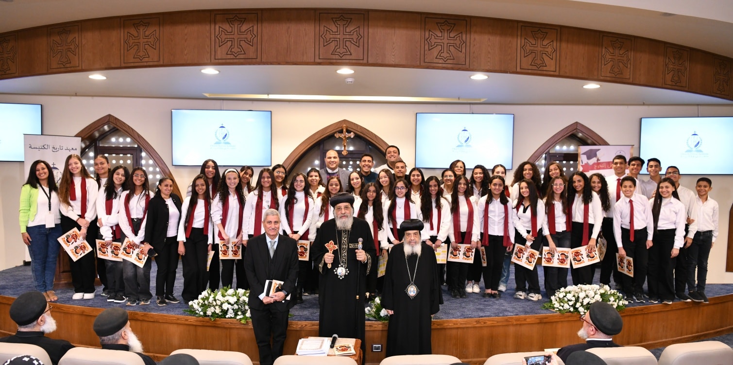 بالصور رسالة البابا تواضروس الثاني خلال حفل تخريج دفعتين من معهد الكتاب المقدس التاريخ هو الحياة ومن المهم أن يدرس 3 127907 186