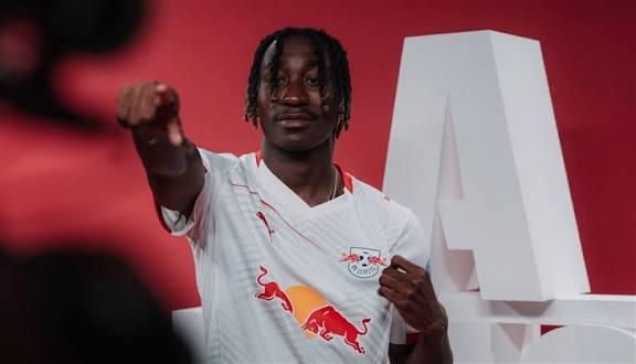 ليفربول يضع خطة لما بعد محمد صلاح من هو الجناح الإفريقي المرشح لخلافته 4 يان ديوماندي