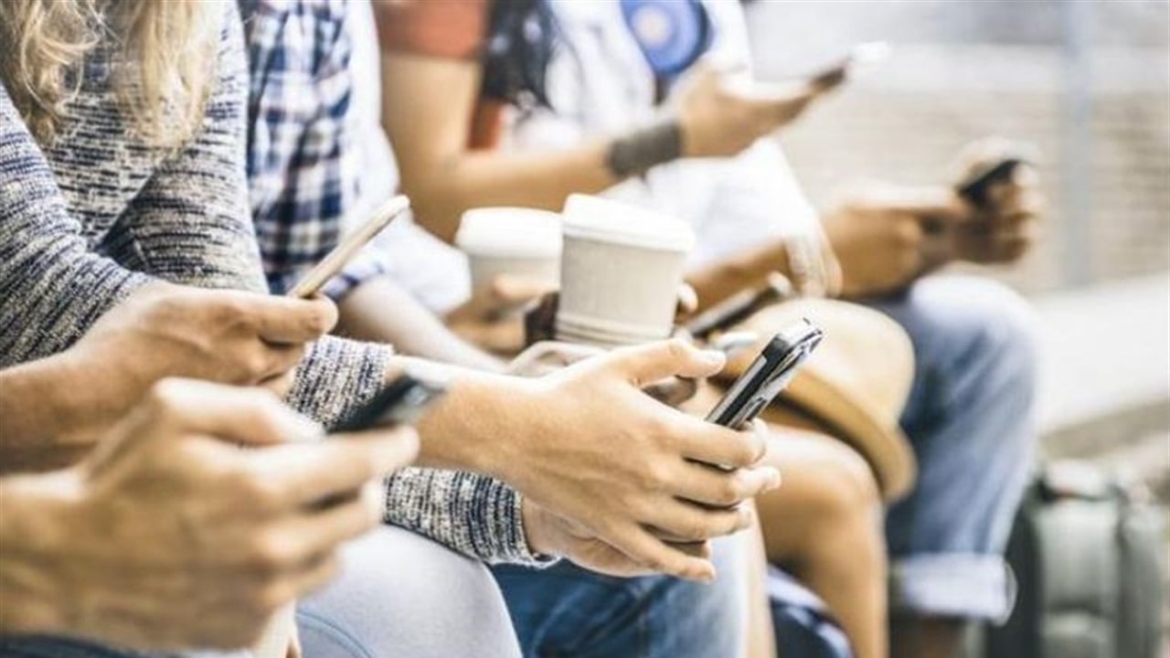 اعرف تأثير وسائل التواصل الاجتماعي على الصحة النفسية للمصريين في عام 2025 3 وسائل التواصل الاجتماعي