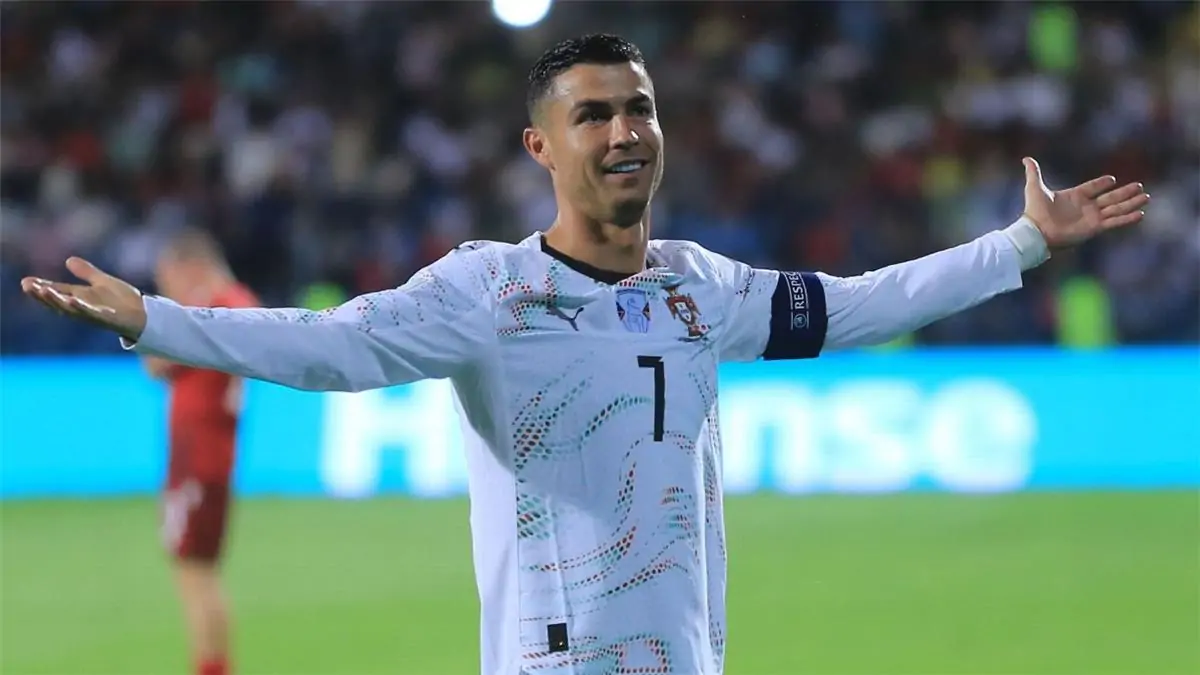 ماهو الحلم الكبير الذي يراود كريستيانو رونالدو من أسطورة الملعب إلى مالك “أولد ترافورد 2 كريستيانو رونالدو