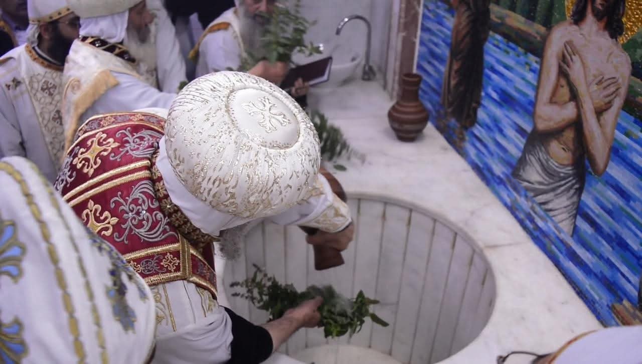 بالصور الأنبا إيلاريون يدشن كنيسة الشهيد أبسخيرون القليني بالنوبارية 2 الأنبا إيلاريون يدشن كنيسة الشهيد أبسخيرون