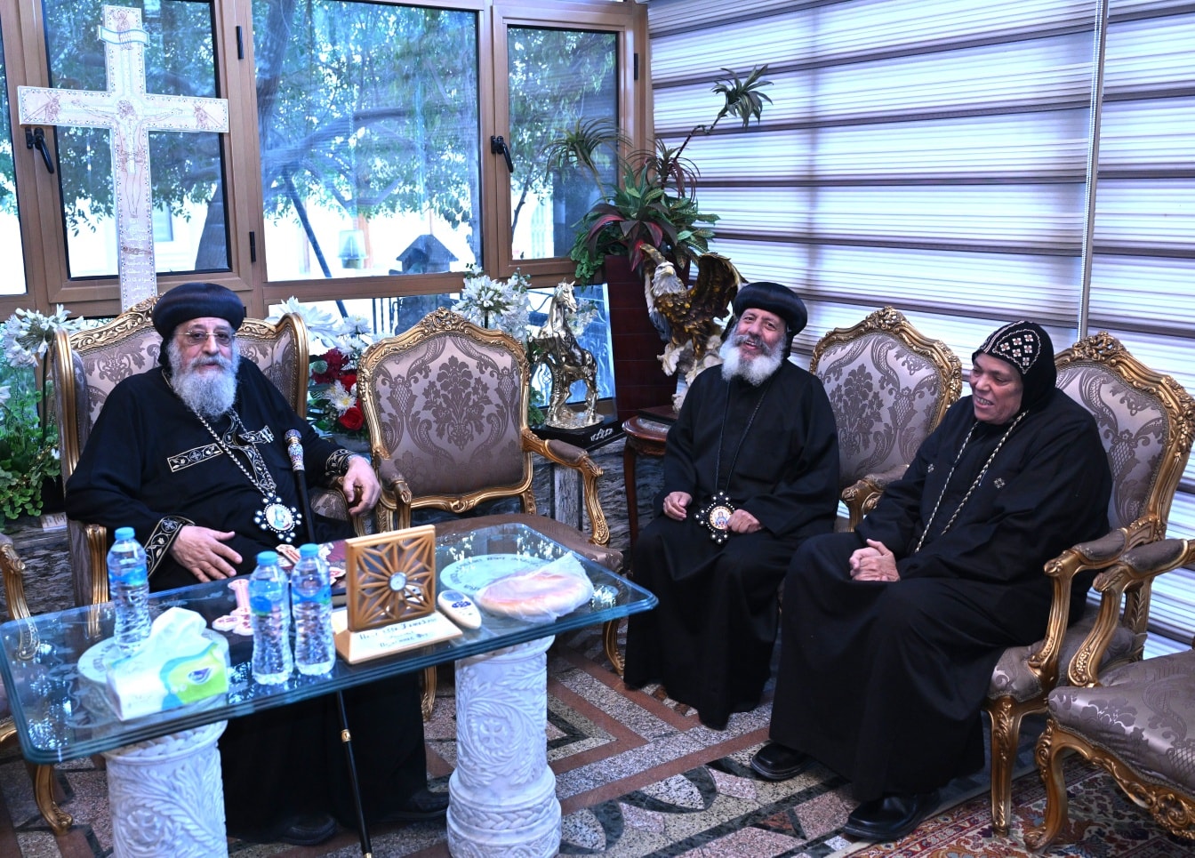 بالصور تفاصيل لقاء البابا تواضروس الثاني بمديري المعاهد الكنسية بأكاديمية مارمرقس 4 البابا يستقبل نيافة الأنبا باخوميوس