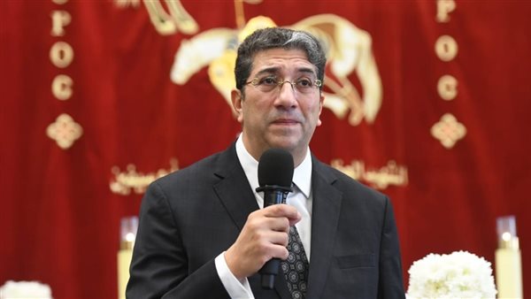 بالصور عزاء والدة الفنان هاني رمزي في كنيسة أبي سيفين حضور مميز ولفتة إنسانية من البابا تواضروس 4 المستشار أمير رمزي شقيق الفنان هاني رمزي