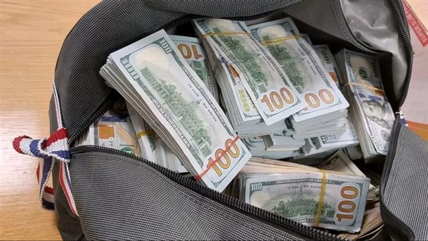 في ضربة أمنية حاسمة القبض على سيدة غسلت 50 مليون جنيه بالسوق السوداء 4 سيدة غسلت 50 مليون جنيه