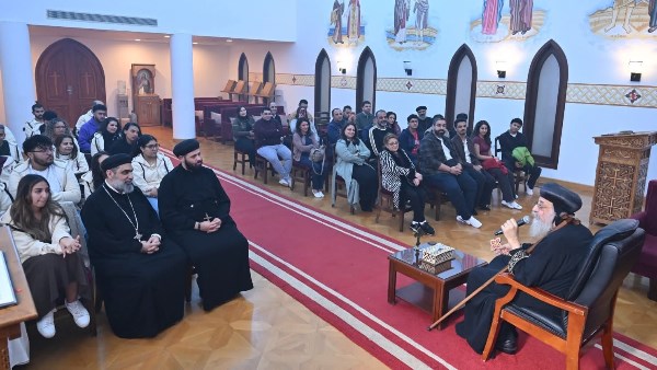قداسة البابا تواضروس الثاني يستقبل خدامًا من إيبارشيتي سيدني ونيويورك بدير الأنبا بيشوي 4 هدايا تذكارية من البابا تواضروس