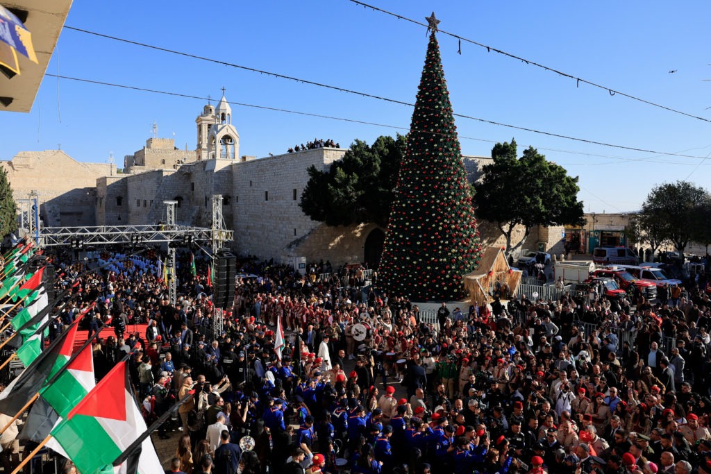 احتفالات عيد الميلاد حول العالم من بيت لحم إلى مختلف العواصم 5 عيد الميلاد بين الأمل والسلام