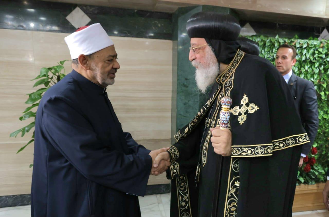الإمام الأكبر يحذّر من الفكر المتشدد تحريم تهنئة المسيحيين يتعارض مع جوهر الإسلام 2 شيخ الأزهر الدكتور أحمد الطيب