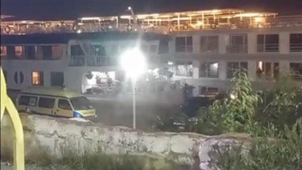 النقل تكشف تفاصيل تصادم فندقين عائمين في أسوان ووفاة سائحة 2 النقل تكشف الخسائر