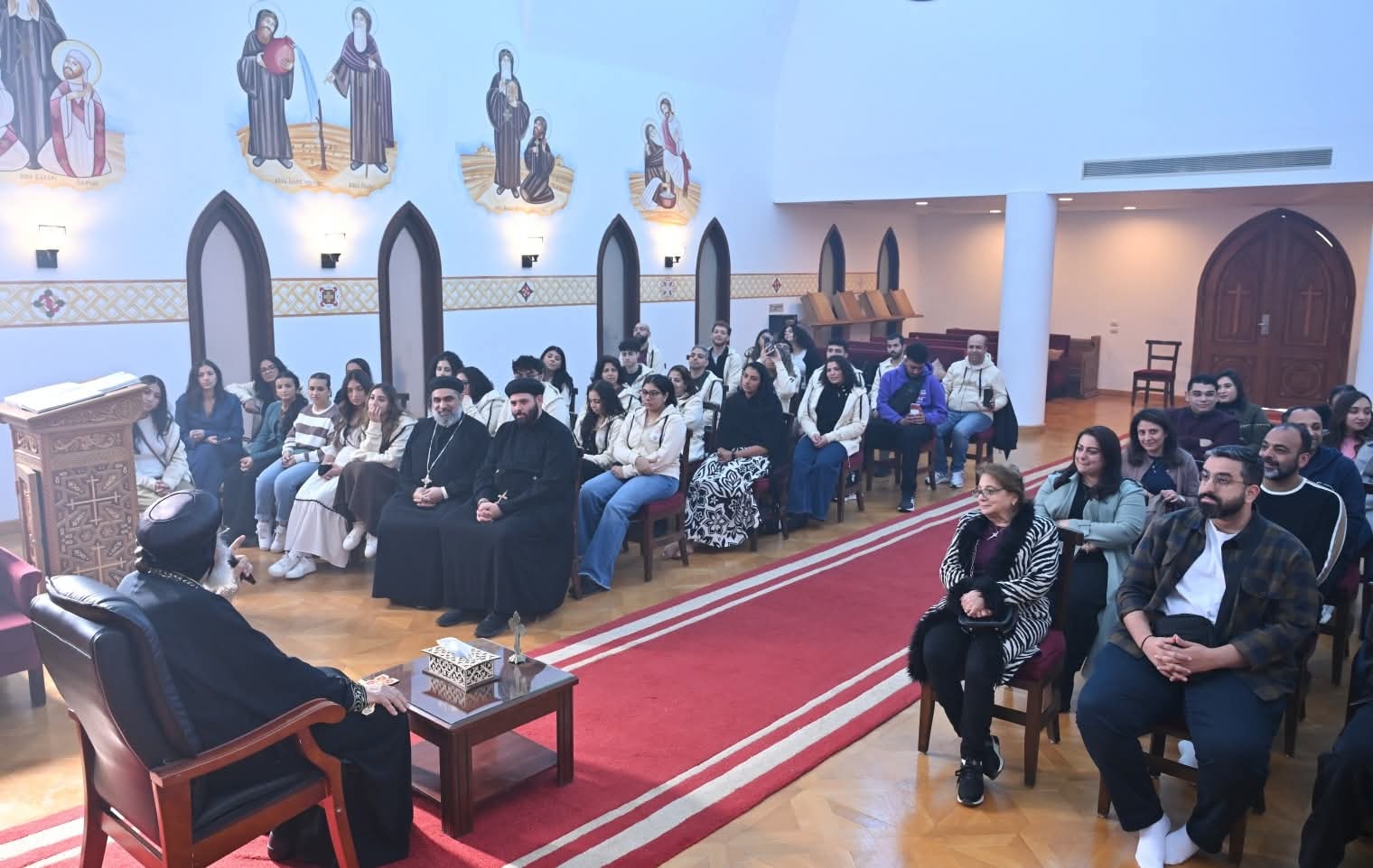 قداسة البابا تواضروس الثاني يستقبل خدامًا من إيبارشيتي سيدني ونيويورك بدير الأنبا بيشوي 3 كلمة البابا تواضروس