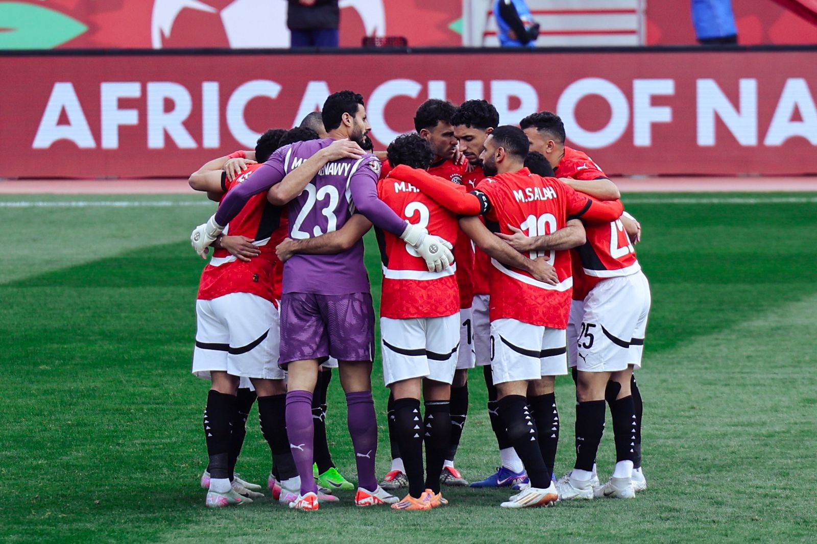 بقرار مفاجئ حسام حسن يطيح بنجم النادي الأهلي من تشكيل لقاء مصر أمام بنين 4 منتخب مصر