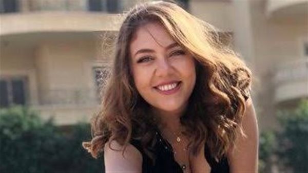 الممثلة المصرية رحمة حسن تكشف عن أزمة صحية أثرت بشدة على شعرها وتثير جدلاً واسعاً 2 رحمة حسن