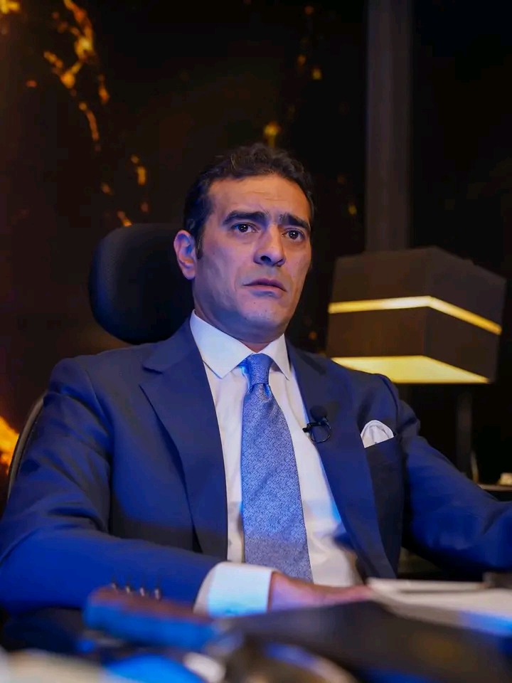تفاصيل بيان محامي عمرو أديب عقب 14 عام يتنازل عن الدفاع عنه 3 محامي عمرو أديب