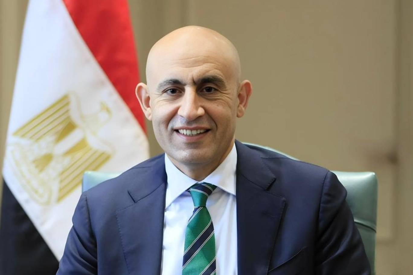 تفاصيل الحكاية الكاملة لـ ازمة وزير التربية والتعليم مع مدرسة المنيا 4 جنحة ضد عبد اللطيف وزير التعليم - إحالة وزير التربية والتعليم للمحاكمة