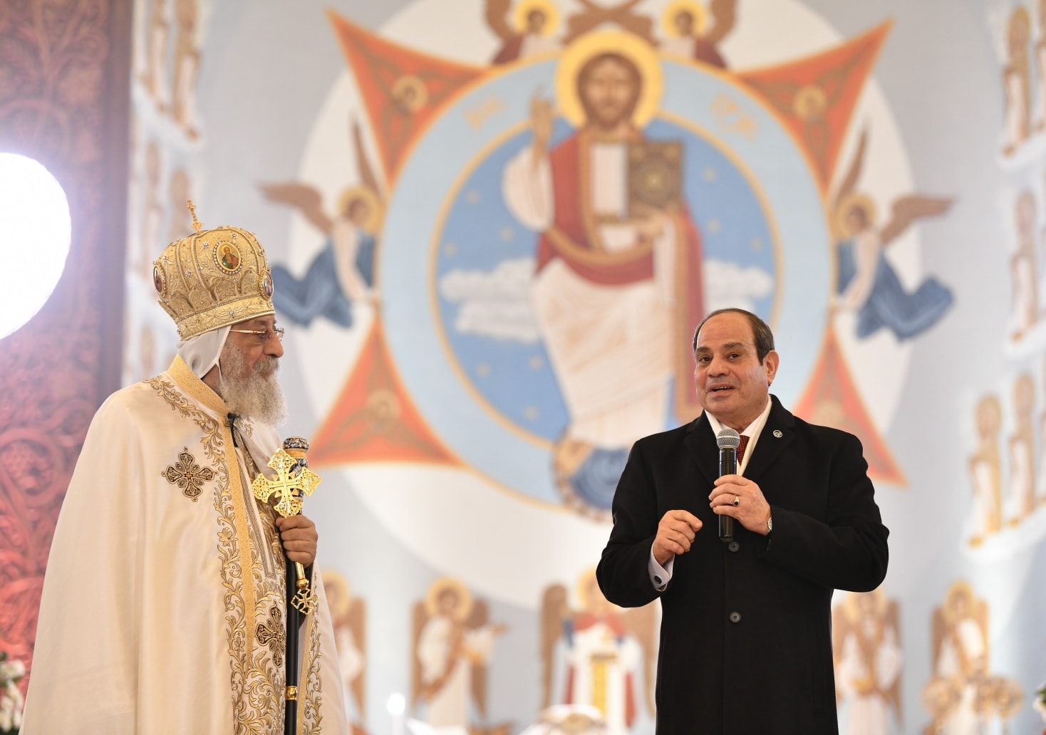 بالصور وصية الرئيس السيسي للمصريين خلال تهنئته بعيد الميلاد ألا يحاول أحد أبدًا أن يجعلنا نختلف أو نؤذي أنفسنا وبلدنا 3 الرئيس السيسي خلال تهنئته بعيد الميلاد