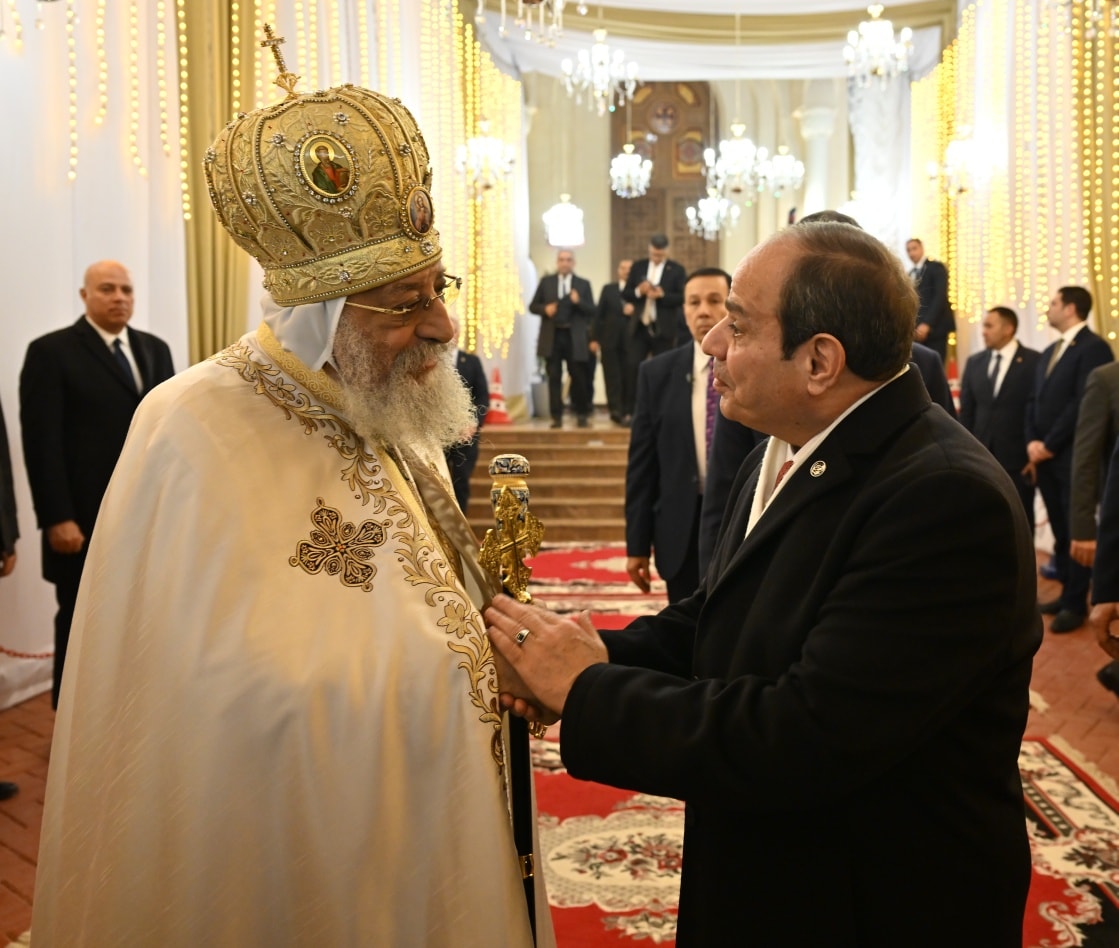 بالصور وصية الرئيس السيسي للمصريين خلال تهنئته بعيد الميلاد ألا يحاول أحد أبدًا أن يجعلنا نختلف أو نؤذي أنفسنا وبلدنا 4 الرئيس السيسي خلال تهنئته بعيد الميلاد