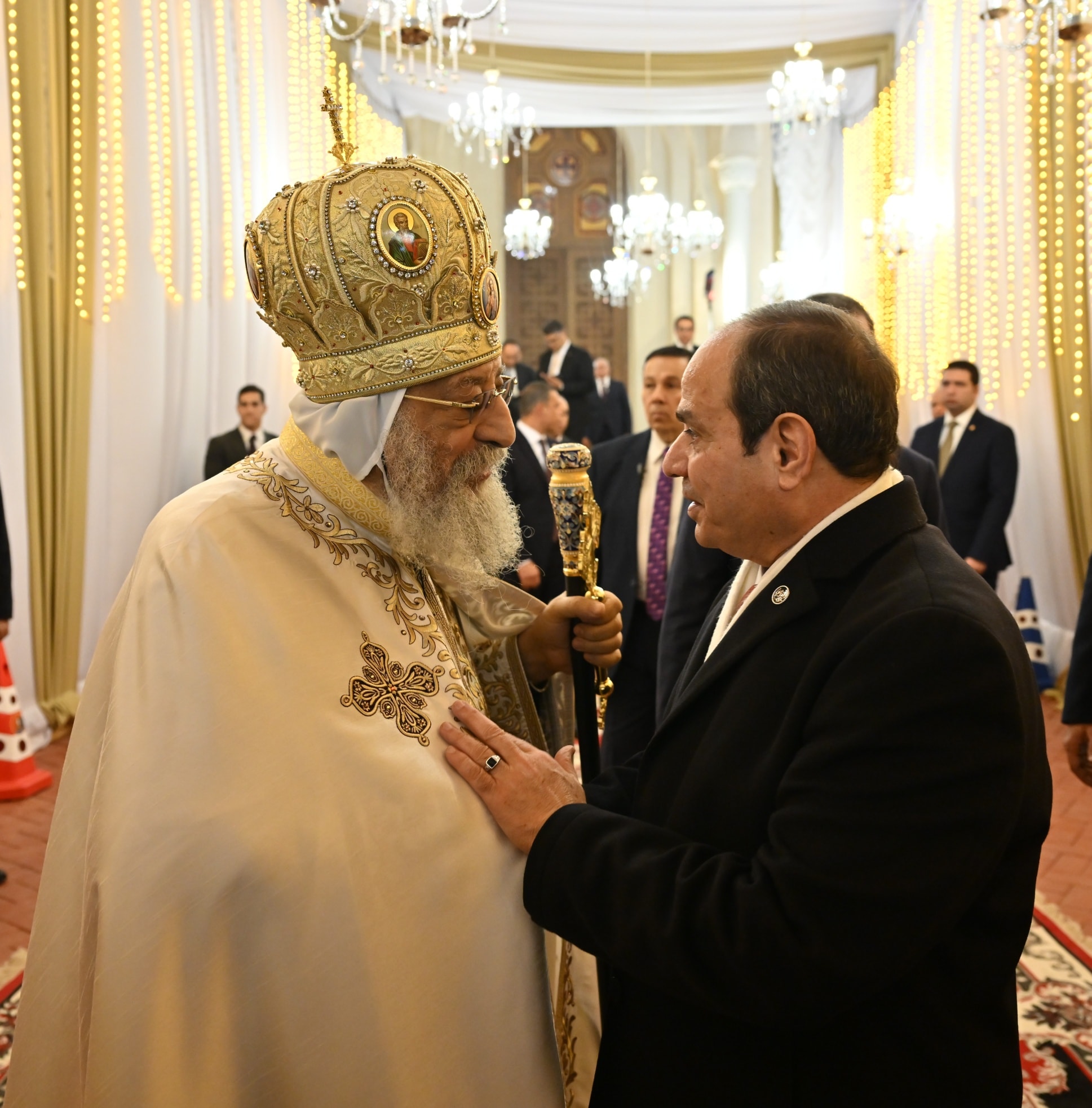 الرئيس السيسي يطمئن على صحة قداسة البابا تواضروس الثاني باتصال هاتفي 3 البابا تواضروس الثاني و الرئيس السيسي