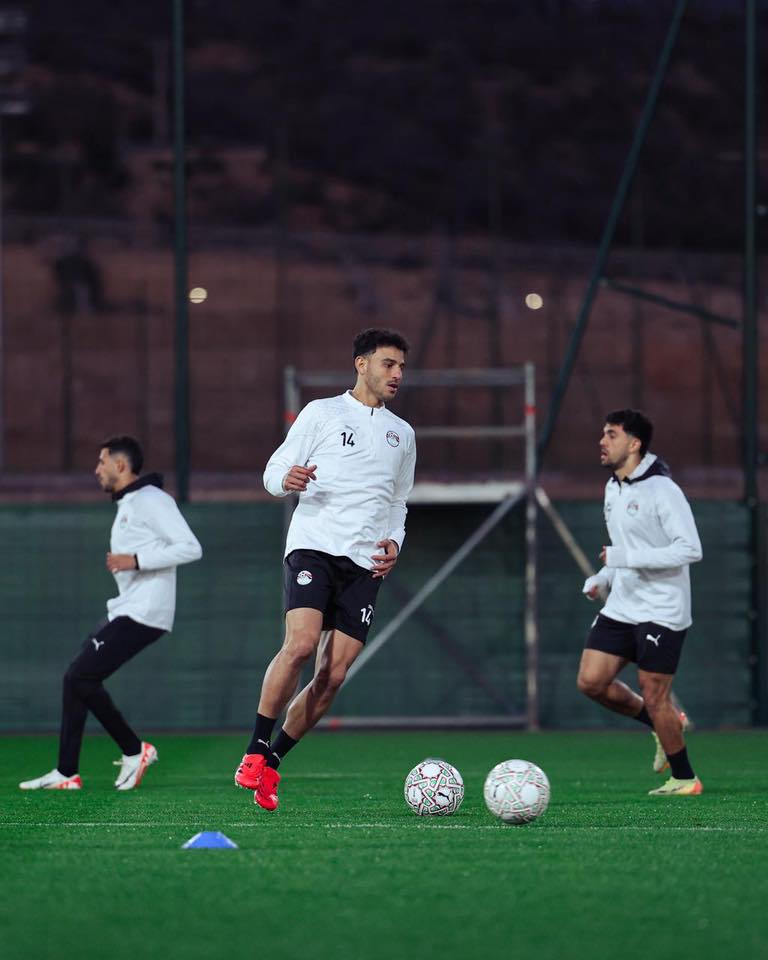 إنذارات تقلق منتخب مصر 6 لاعبين مهددون بالغياب عن نهائي أمم أفريقيا 3 لاعبين منتخب مصر المهددين بالغياب